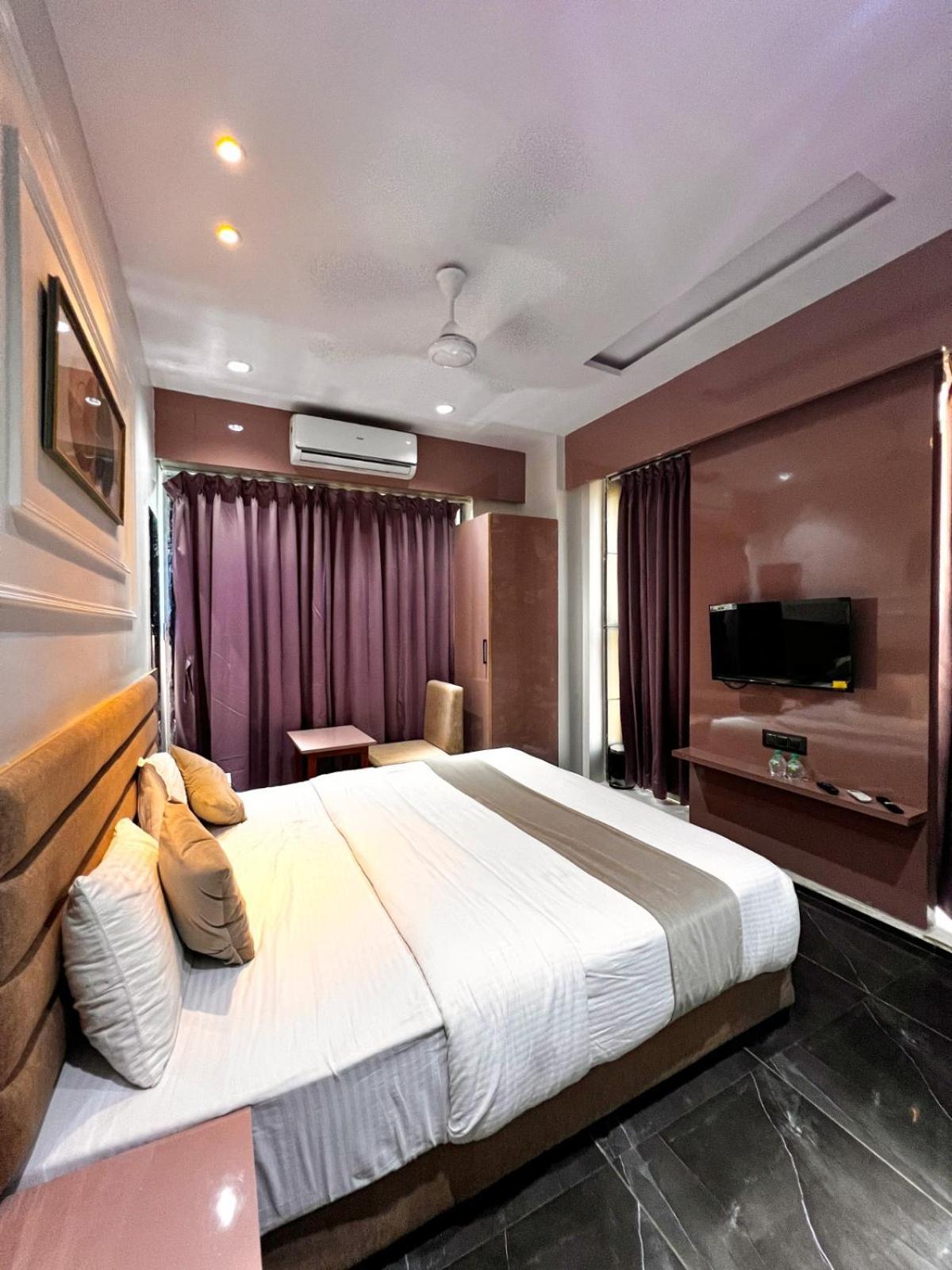 Hotel Czar Inn Surate Extérieur photo